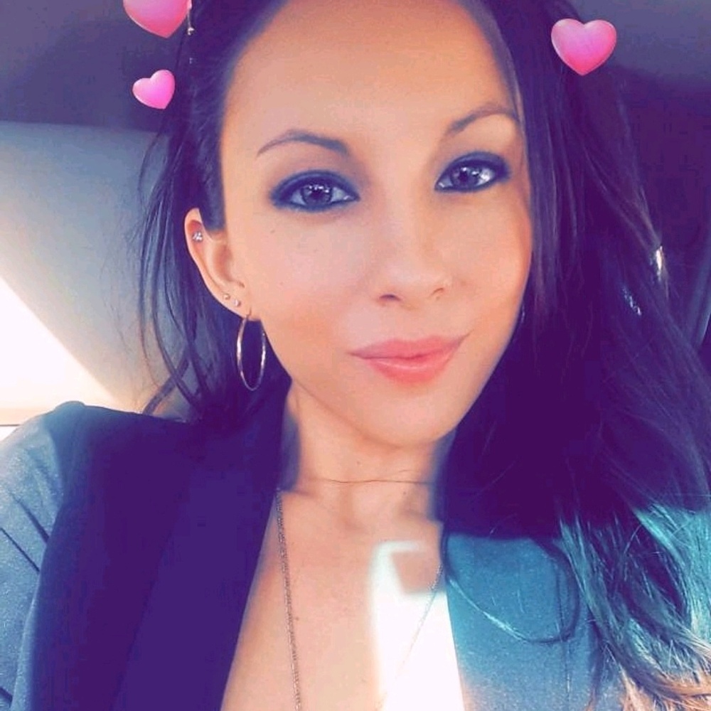 Meet your Posher, Jenelle